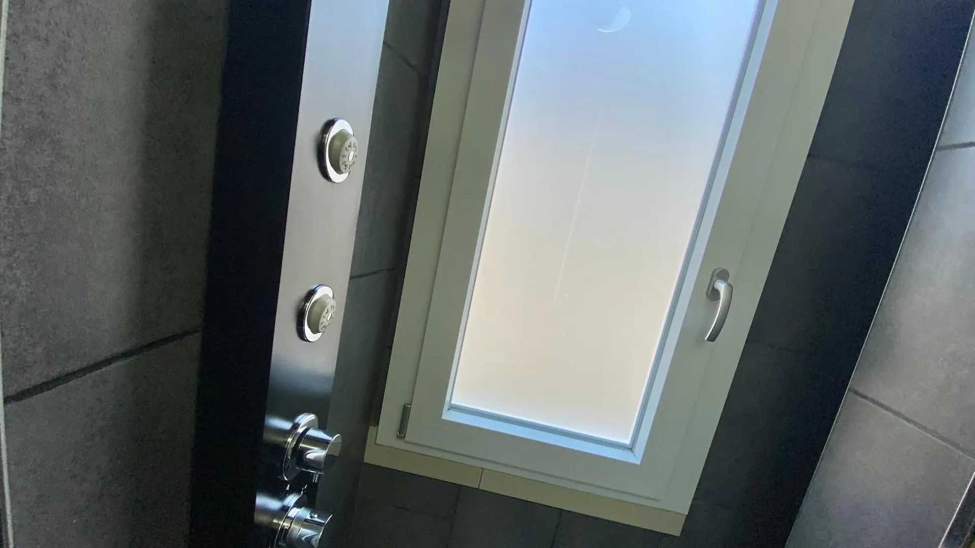 Lugano S&S Home, Moderna E Tranquilla, Vicino Al Centro Di Milano, Con Parcheggio Gratuito Esterno Appartement