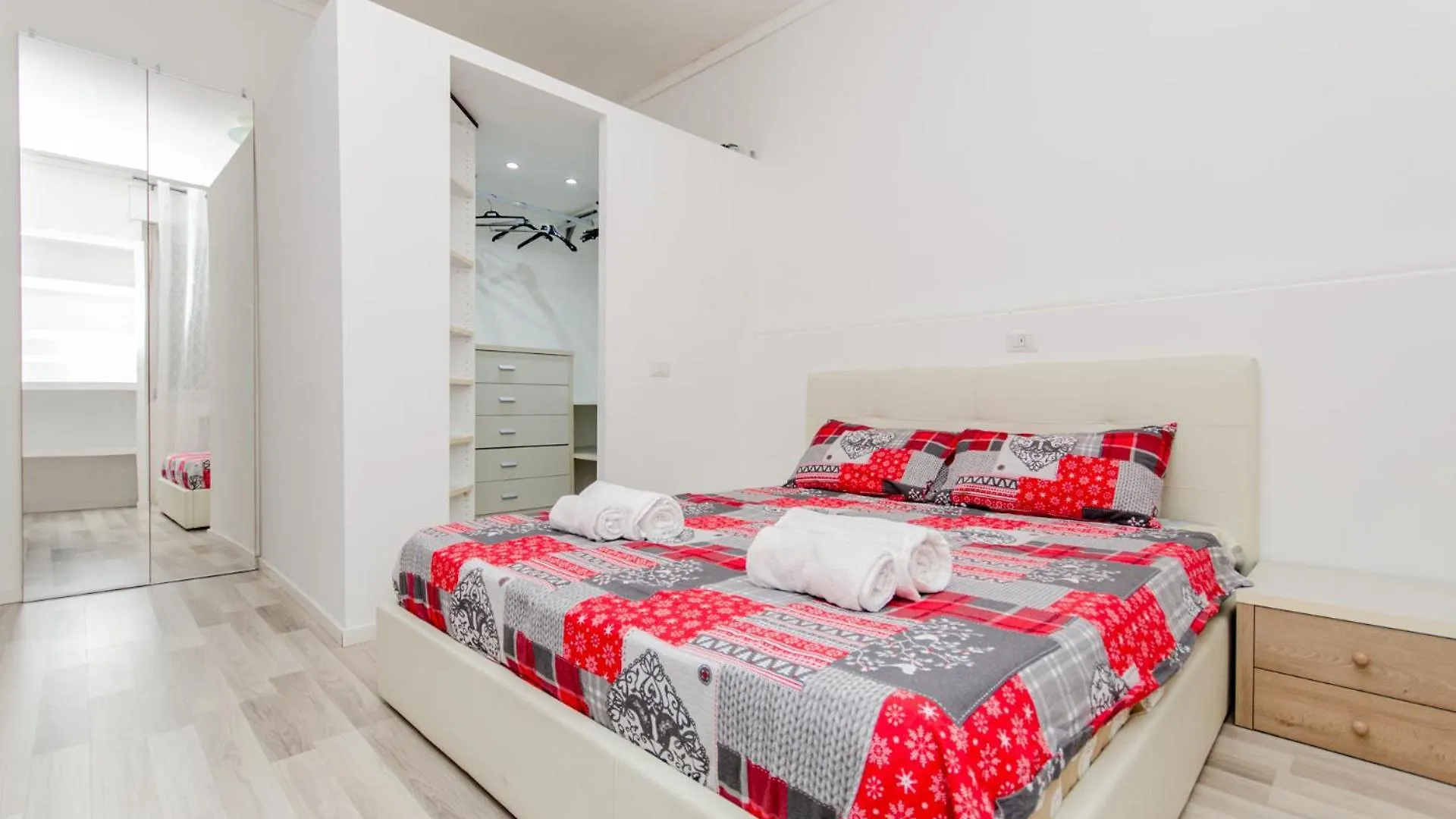 Lugano S&S Home, Moderna E Tranquilla, Vicino Al Centro Di Milano, Con Parcheggio Gratuito Esterno Appartement