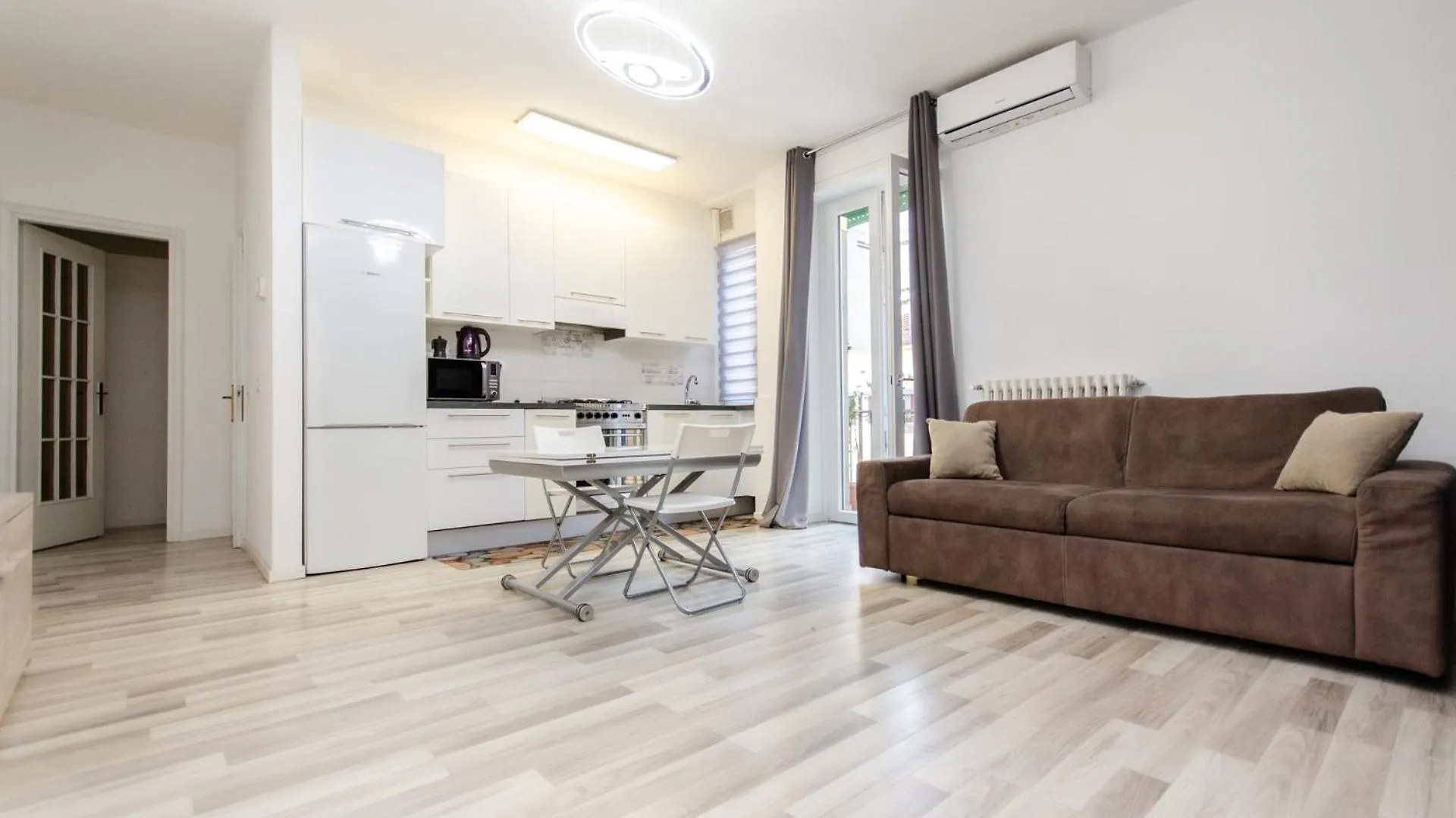 Lugano S&S Home, Moderna E Tranquilla, Vicino Al Centro Di Milano, Con Parcheggio Gratuito Esterno Italy